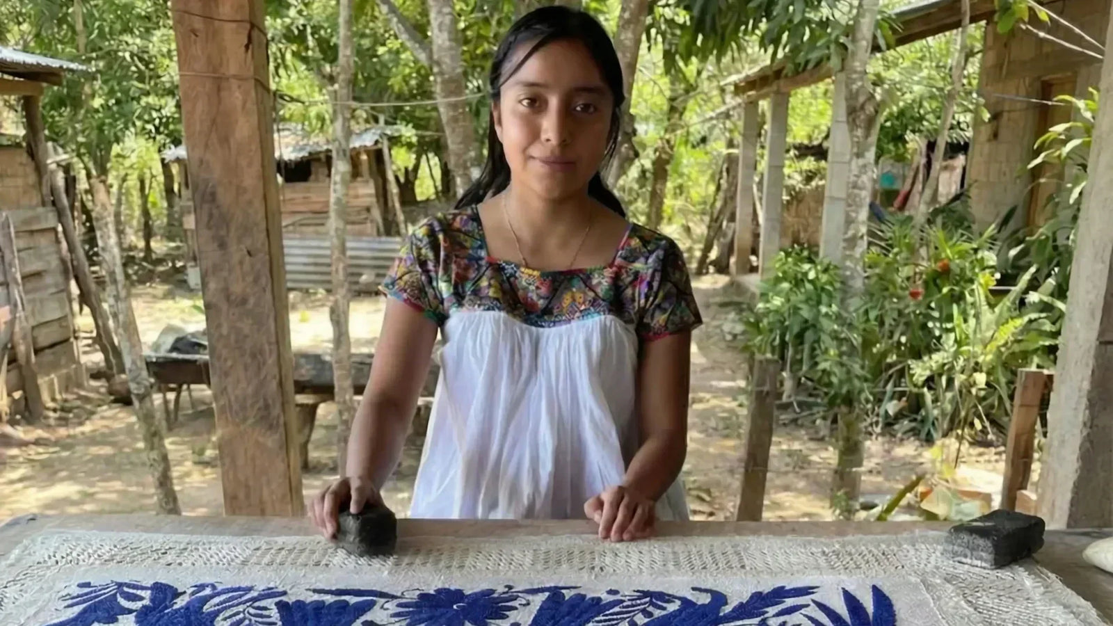 Maria Luna, Otomí artist from San Pablito, in her amate workshop